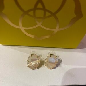 Rare Kendra Scott mother of pearl Morgan Earrings
